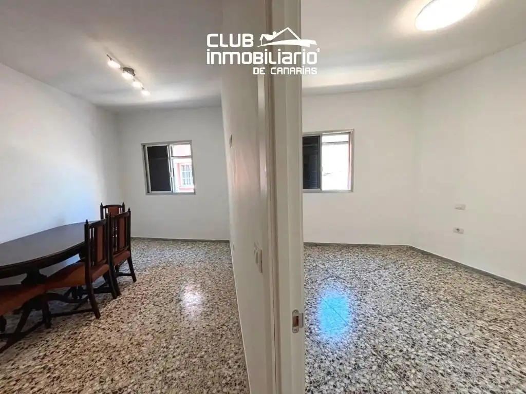 Vista exterior de Piso de alquiler en San Cristóbal de la Laguna con Aire acondicionado