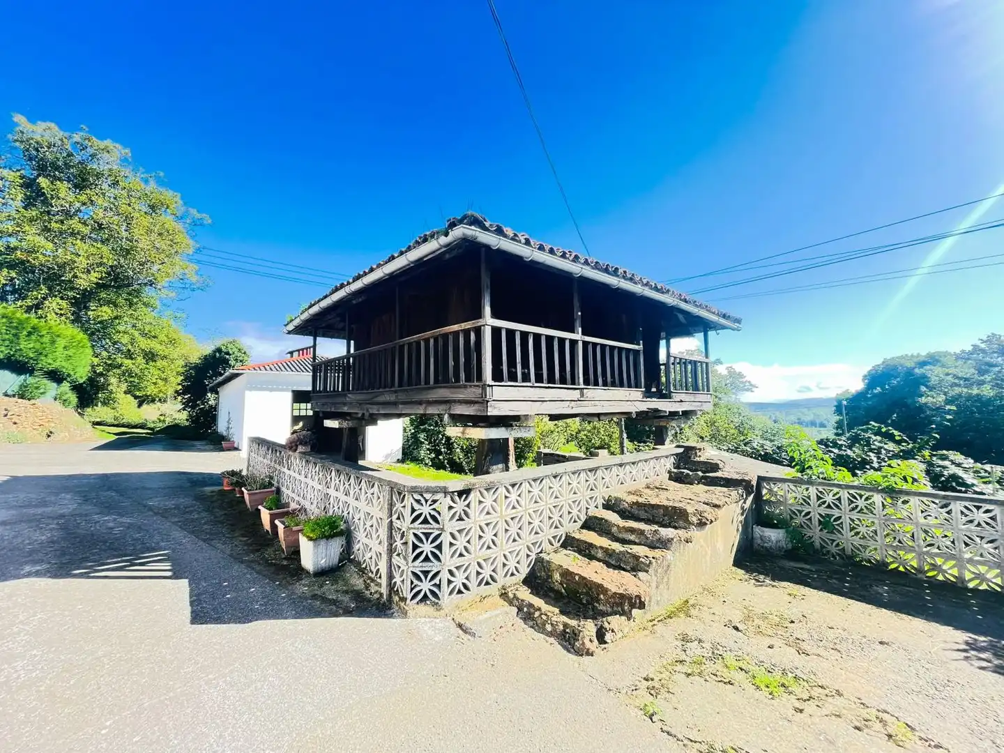Vista exterior de Casa o xalet en venda en Llanera amb Traster