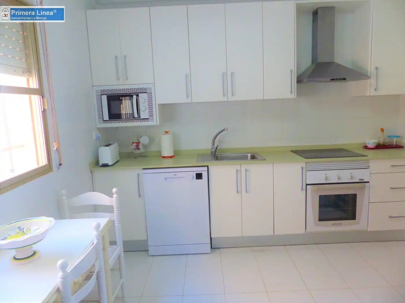 Cocina de Casa adosada en venta en La Manga del Mar Menor con Aire acondicionado, Terraza y Amueblado