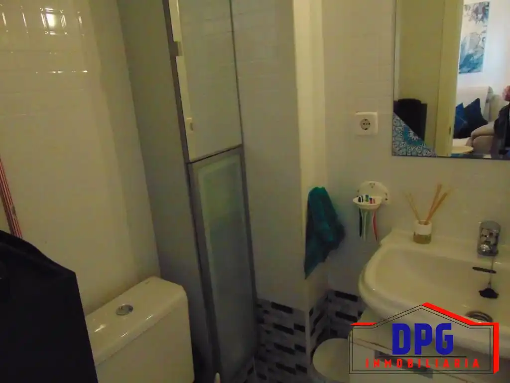 Baño de Piso en venta en Garrucha con Aire acondicionado, Trastero y Piscina comunitaria