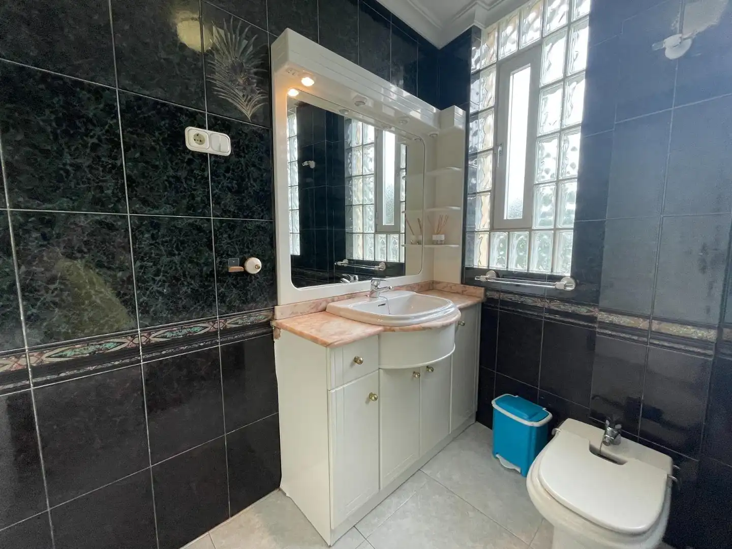 Baño de Piso en venta en Águilas con Balcón