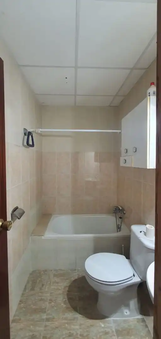 Baño de Casa o chalet en venta en Els Pallaresos con Aire acondicionado, Calefacción y Jardín privado