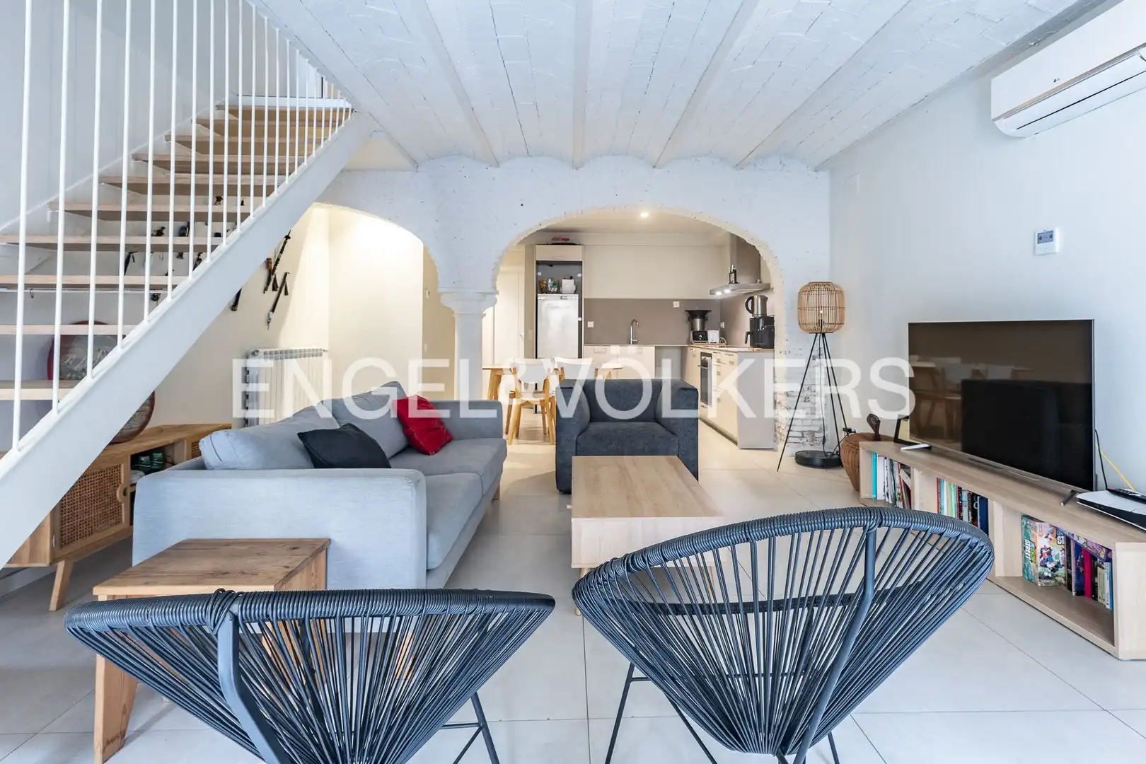 Sala d'estar de Dúplex en venda en Barcelona amb Aire condicionat, Calefacció i Parquet