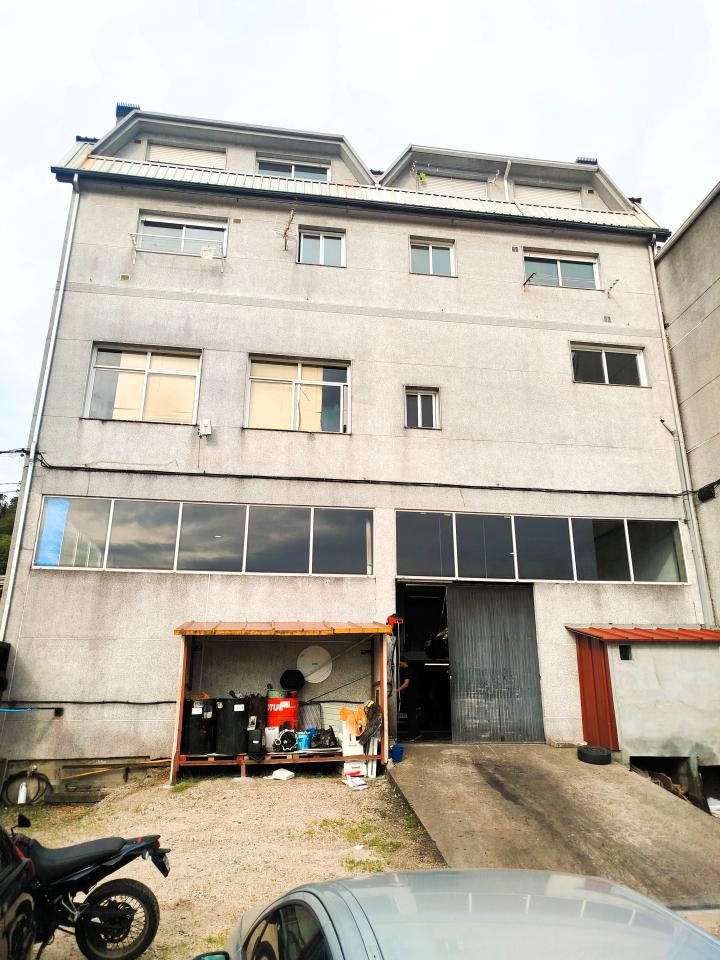 Exterior view of Building for sale in Mos