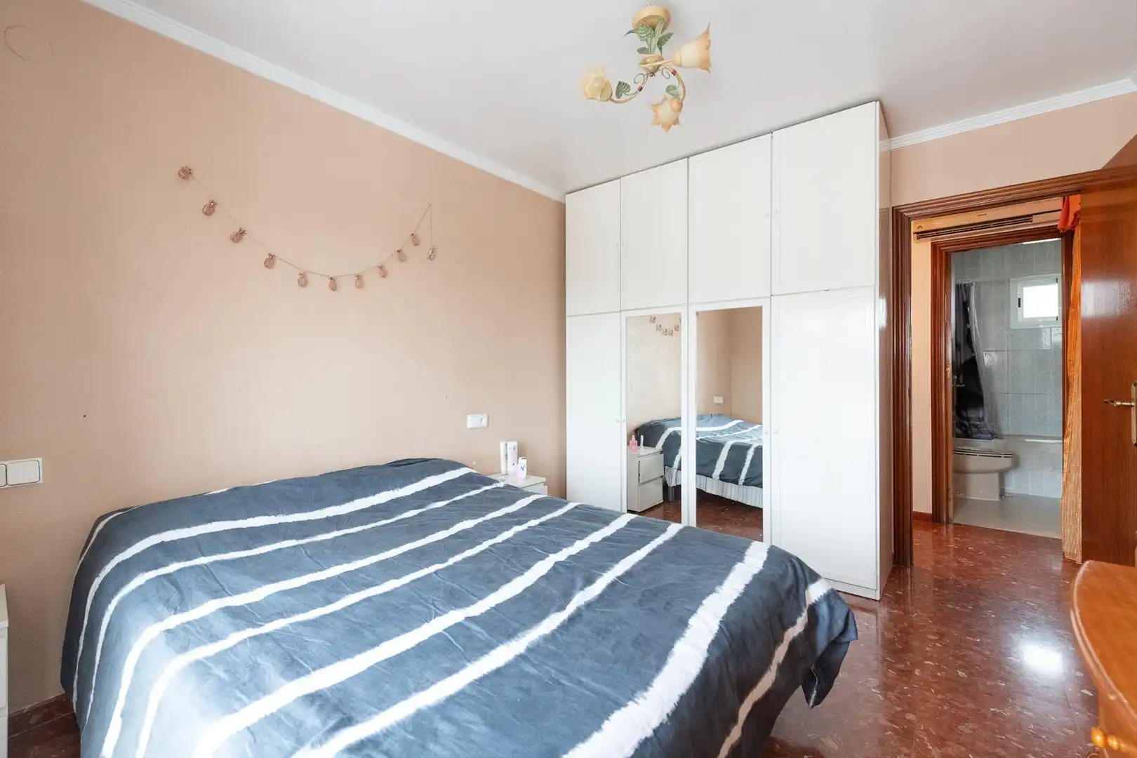 Habitación de Casa adosada en venta en Málaga con Aire acondicionado, Jardín privado y Terraza