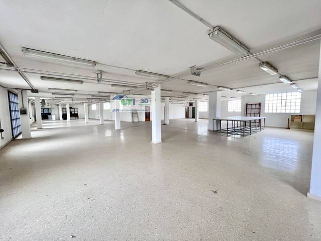 Nave industrial en Alquiler en CALLE CORONA DE ARAG&#xD3;N ANGULAR CON CALLE CAST en Cadrete