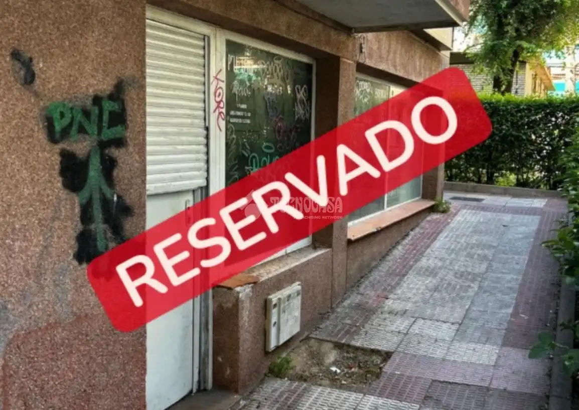 Vista exterior de Local en venta en Coslada