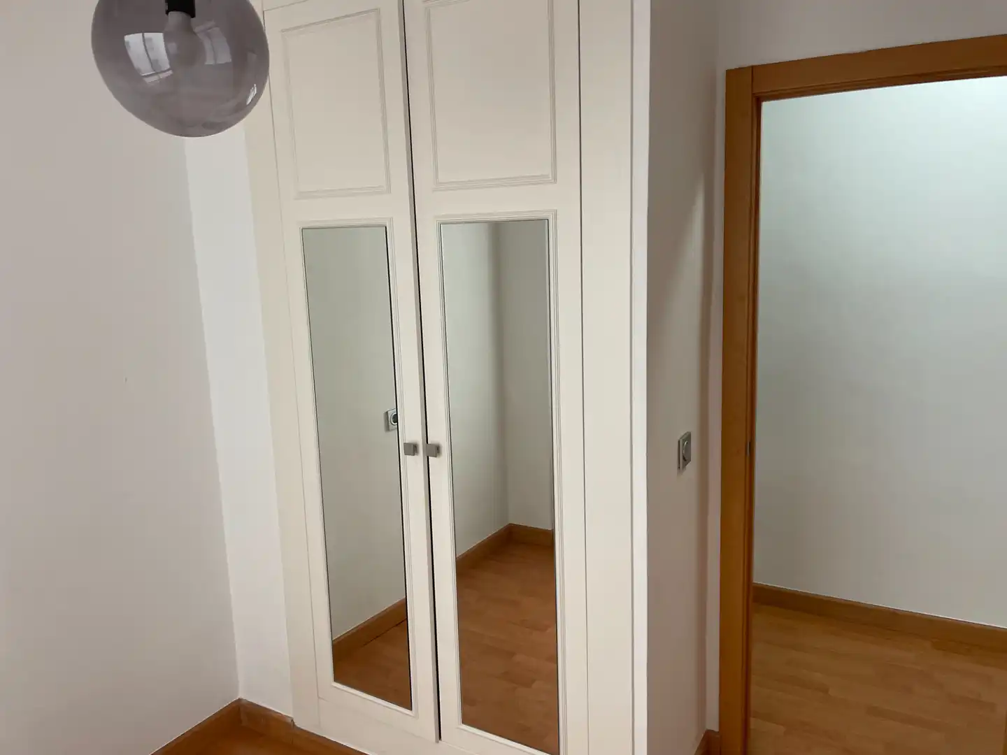 Habitación de Piso de alquiler en Orihuela con Amueblado y Balcón