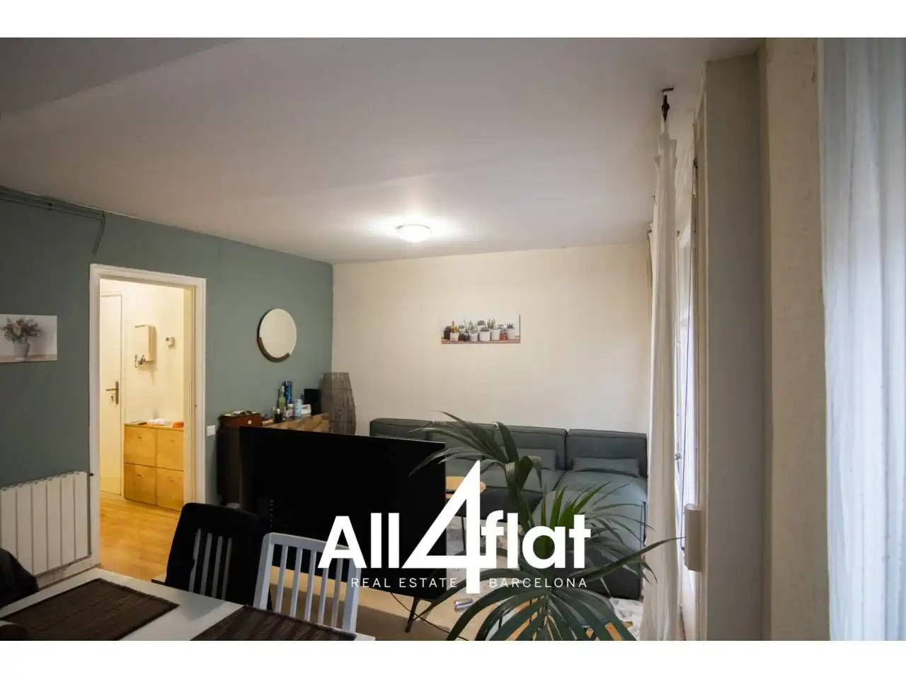 Living room of Apartments for sale in Barcelona  with Heating, Furnished and Balcony
