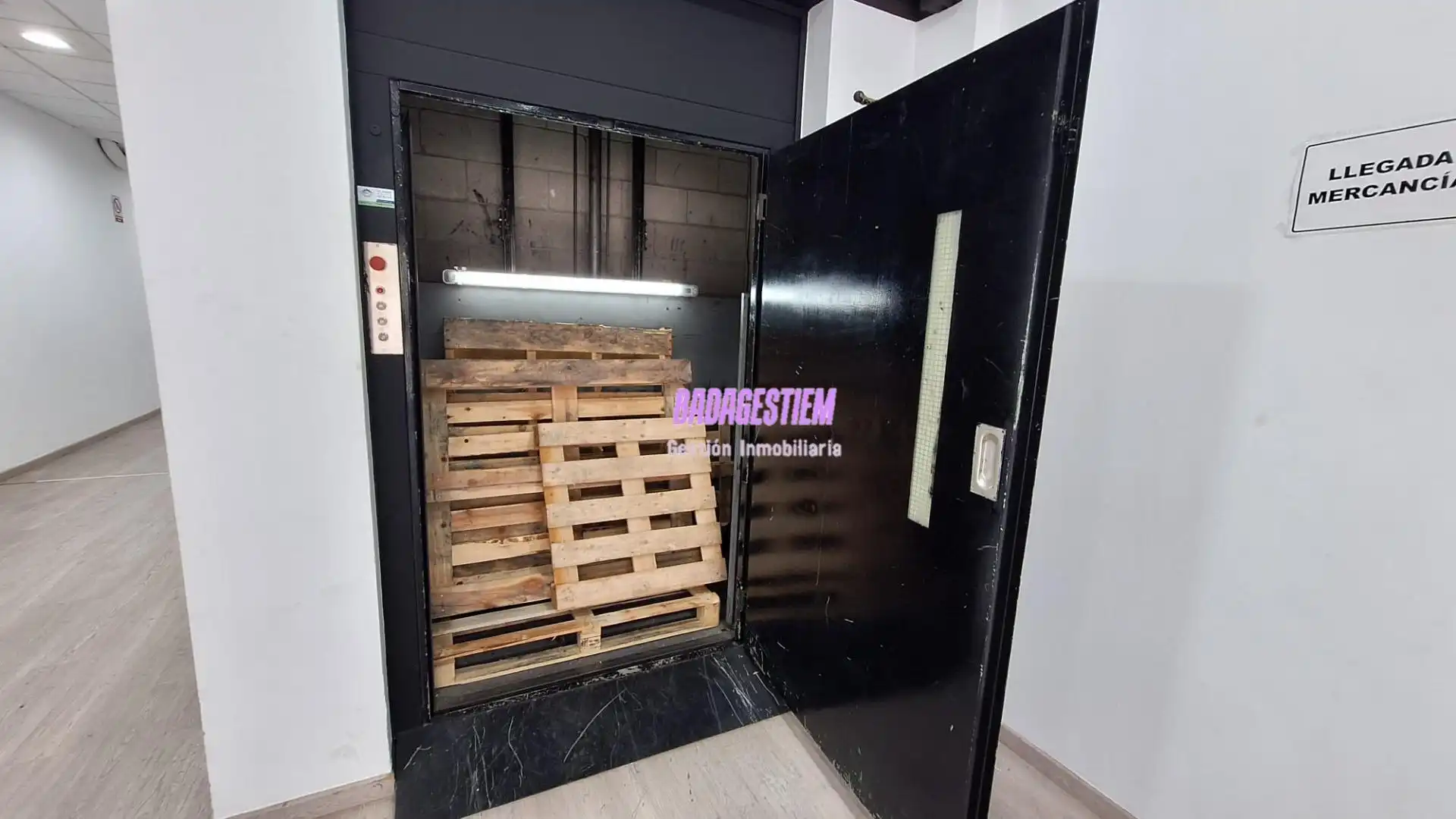 Local de alquiler en Badalona con Aire acondicionado