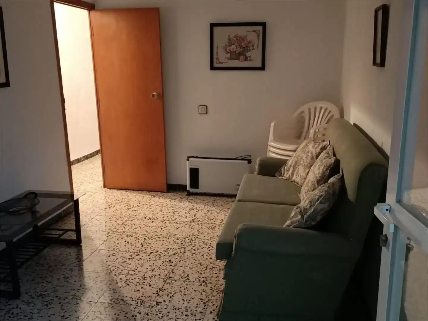 Sala d'estar de Casa adosada en venda en Hellín