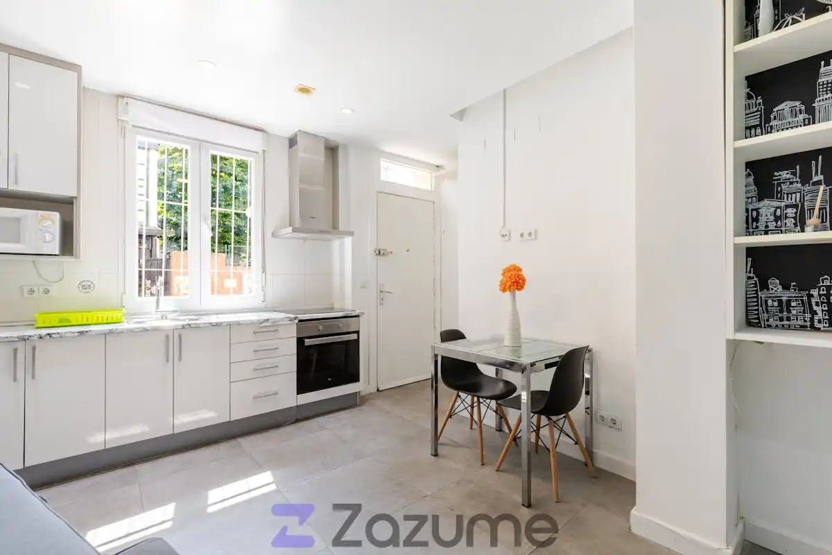 Kitchen of Flat for rent in Madrid  with Air Conditioner, Terrace and Furnished