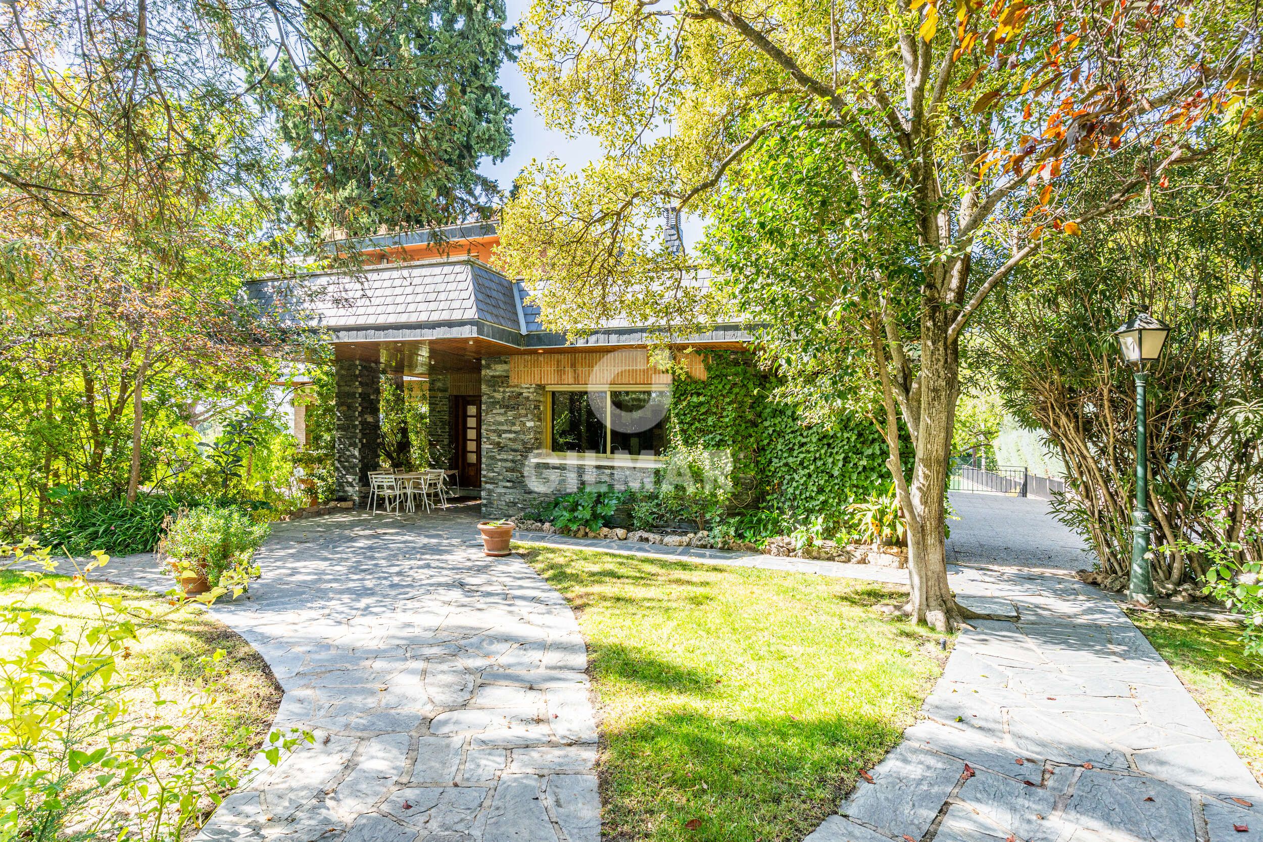 Vista exterior de Casa o chalet en venta en Boadilla del Monte con Calefacción, Jardín privado y Piscina