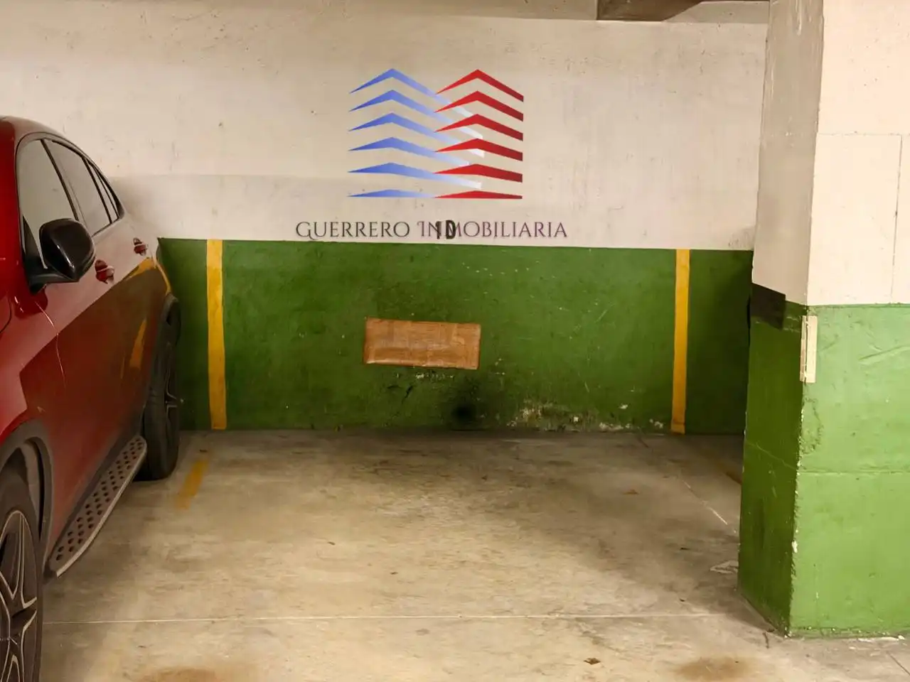 Parking de Piso en venta en Ourense Capital  con Calefacción, Trastero y Balcón