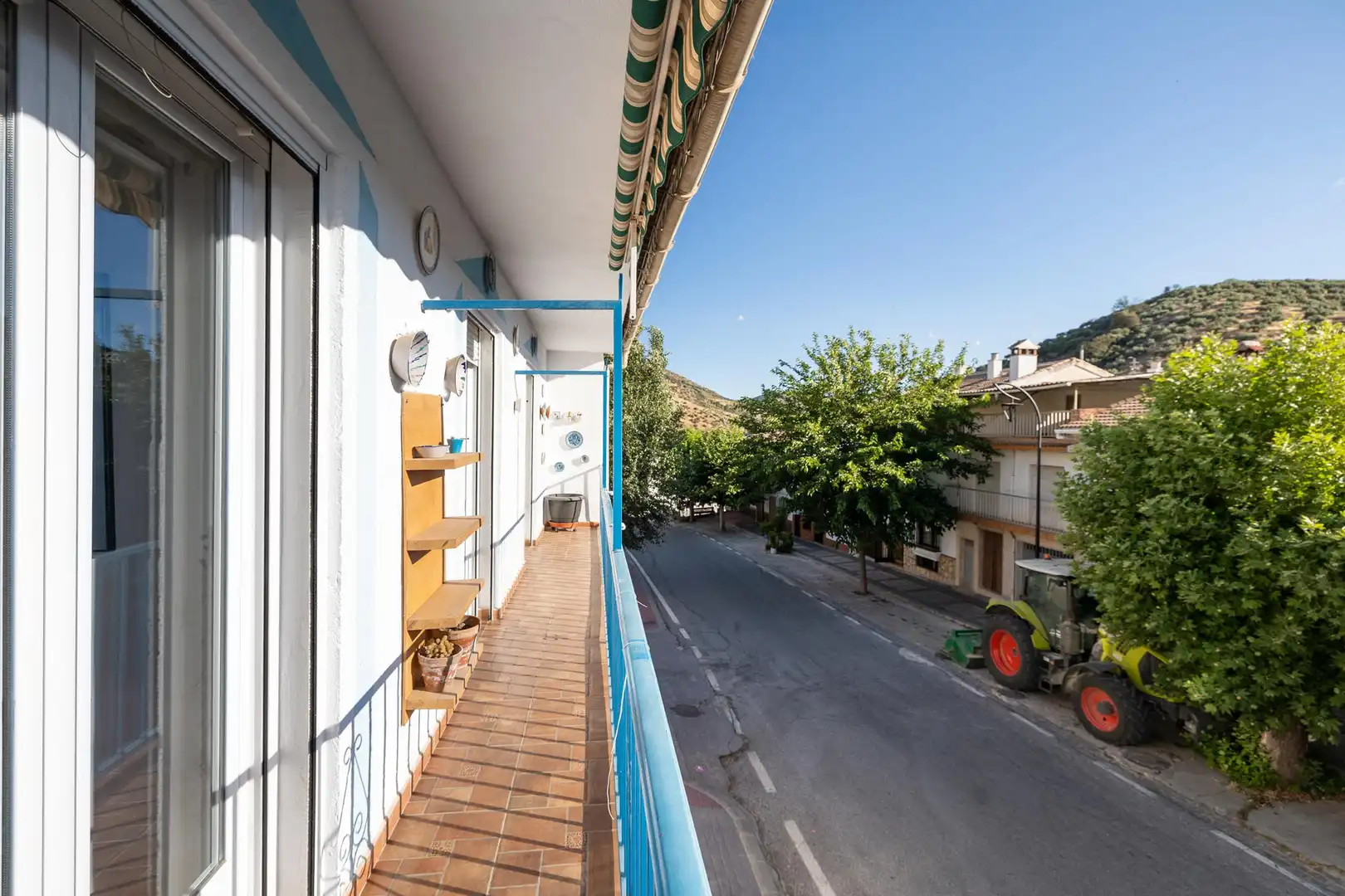 Außenansicht von Einfamilien-Reihenhaus zum Verkauf in Benalúa de las Villas mit Balkon