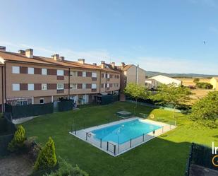 Piscina de Apartament en venda en Grañón amb Calefacció, Jardí privat i Terrassa