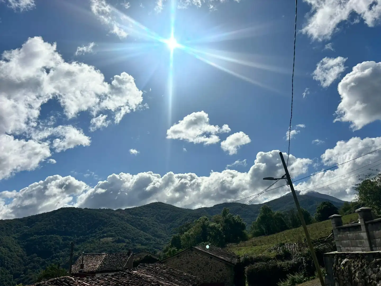 Vista exterior de Casa o chalet en venta en Quirós con Jardín privado, Parquet y Terraza