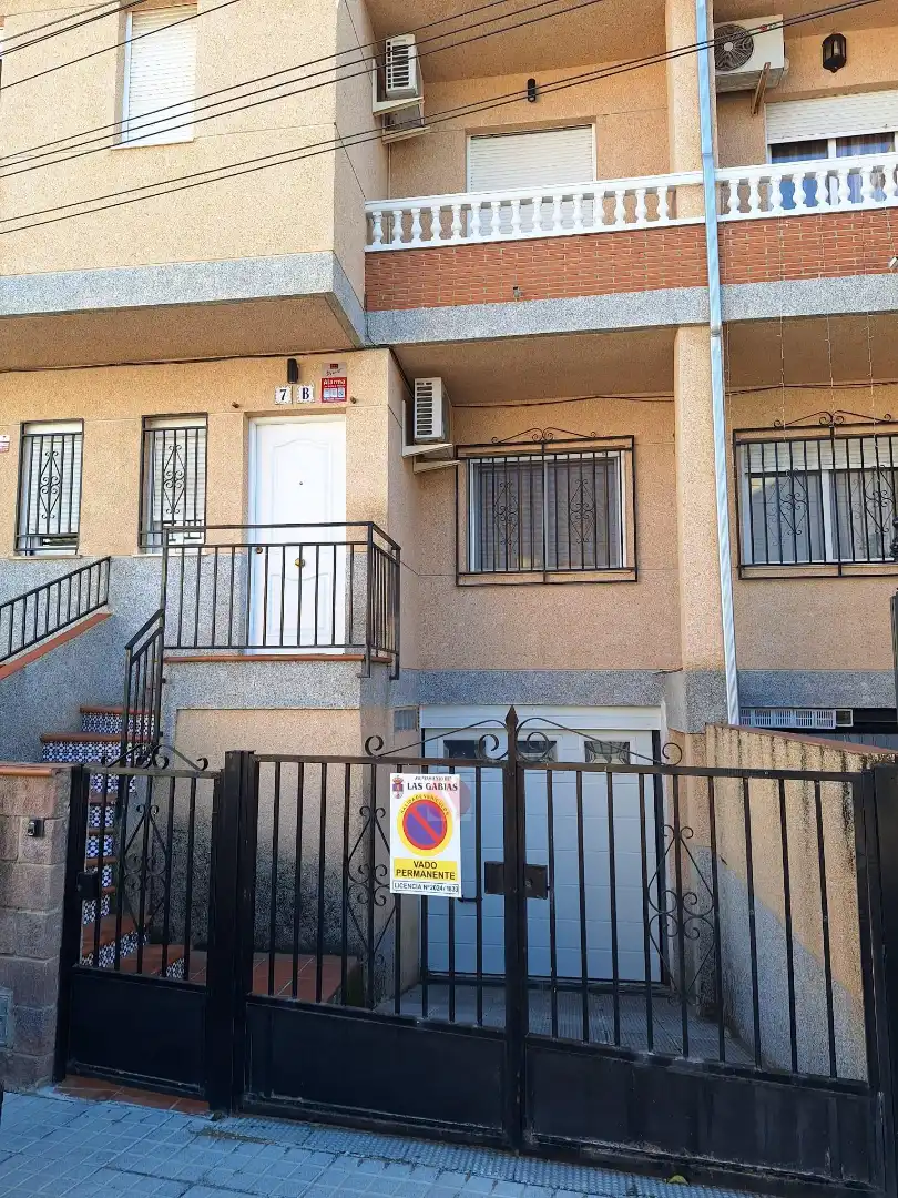 Vista exterior de Casa o chalet en venta en Las Gabias con Calefacción y Terraza