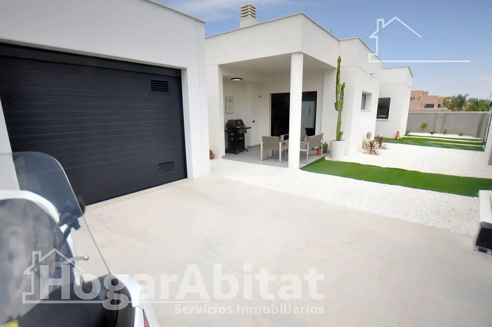Vista exterior de Casa o xalet en venda en Riba-roja de Túria amb Aire condicionat, Terrassa i Traster