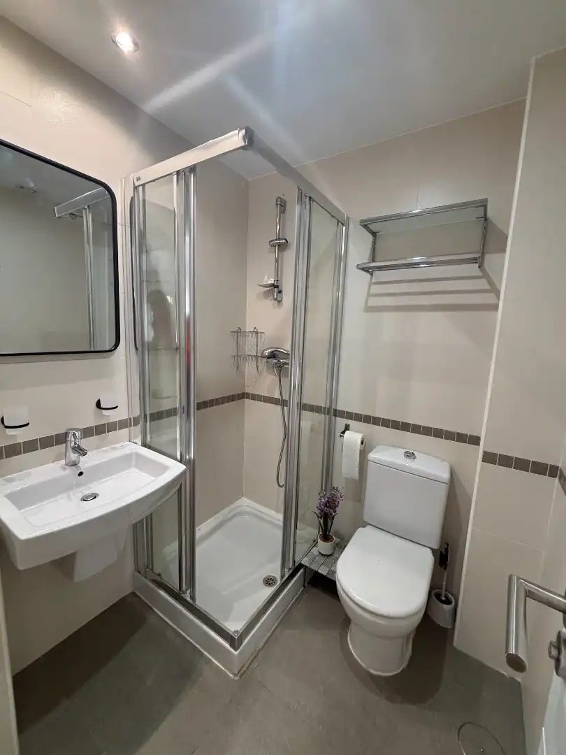 Baño de Apartamento de alquiler en Cájar con Aire acondicionado, Calefacción y Amueblado