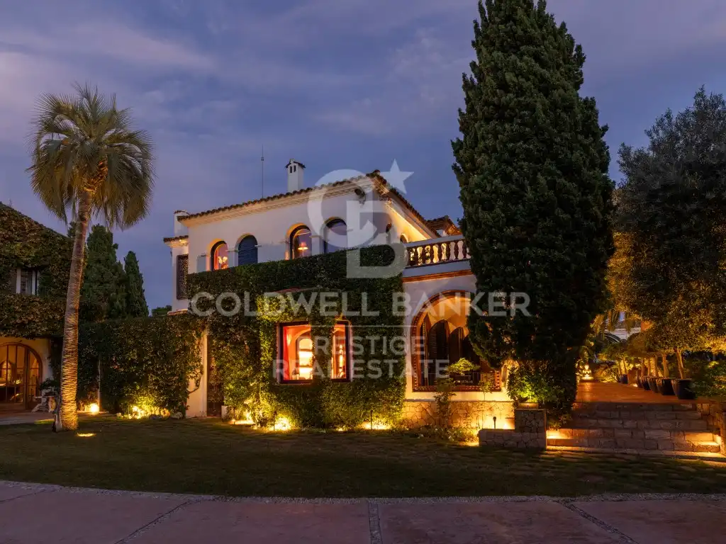 Vista exterior de Casa o chalet en venta en Sitges con Aire acondicionado, Jardín privado y Terraza