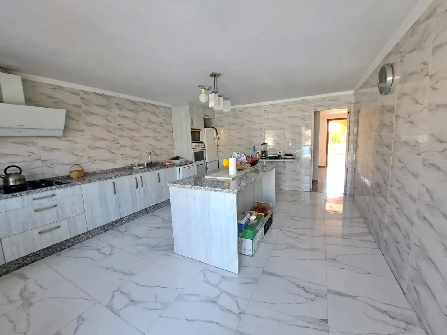 Cocina de Casa o chalet en venta en Fuente Vaqueros con Aire acondicionado, Jardín privado y Piscina