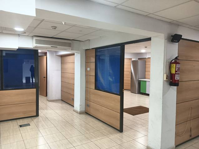 Local comercial en Alquiler en DALT, 128 en La Salut