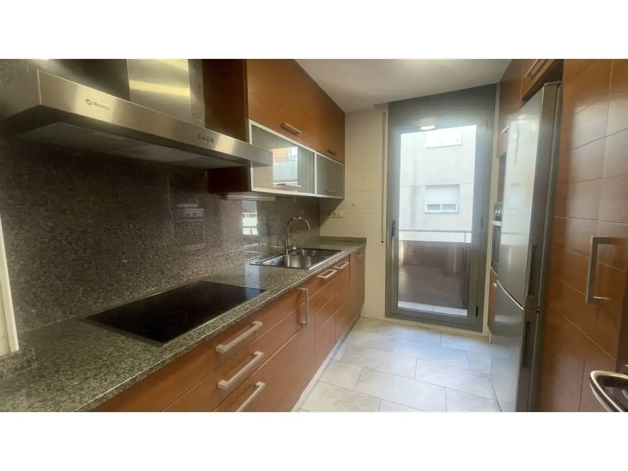 Cuina de Apartament en venda en Terrassa amb Calefacció