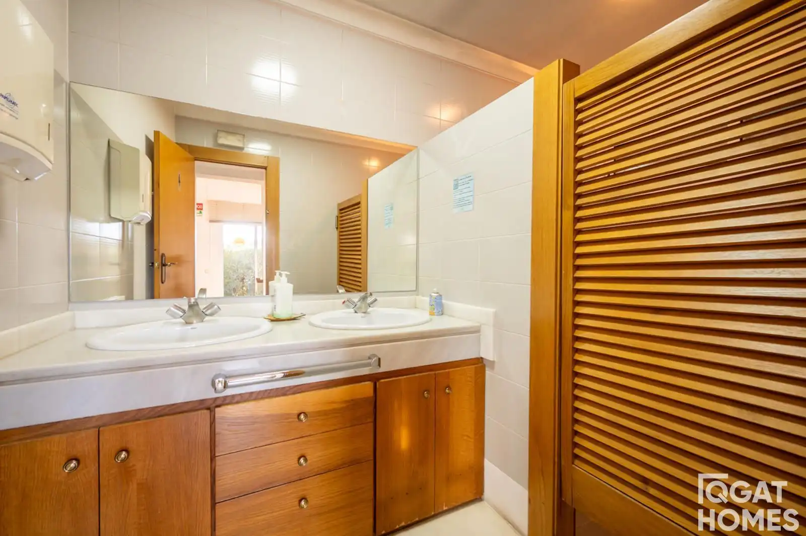 Bathroom of Houses for sale in Sant Cugat del Vallès  with Air Conditioner, Heating and Alarm