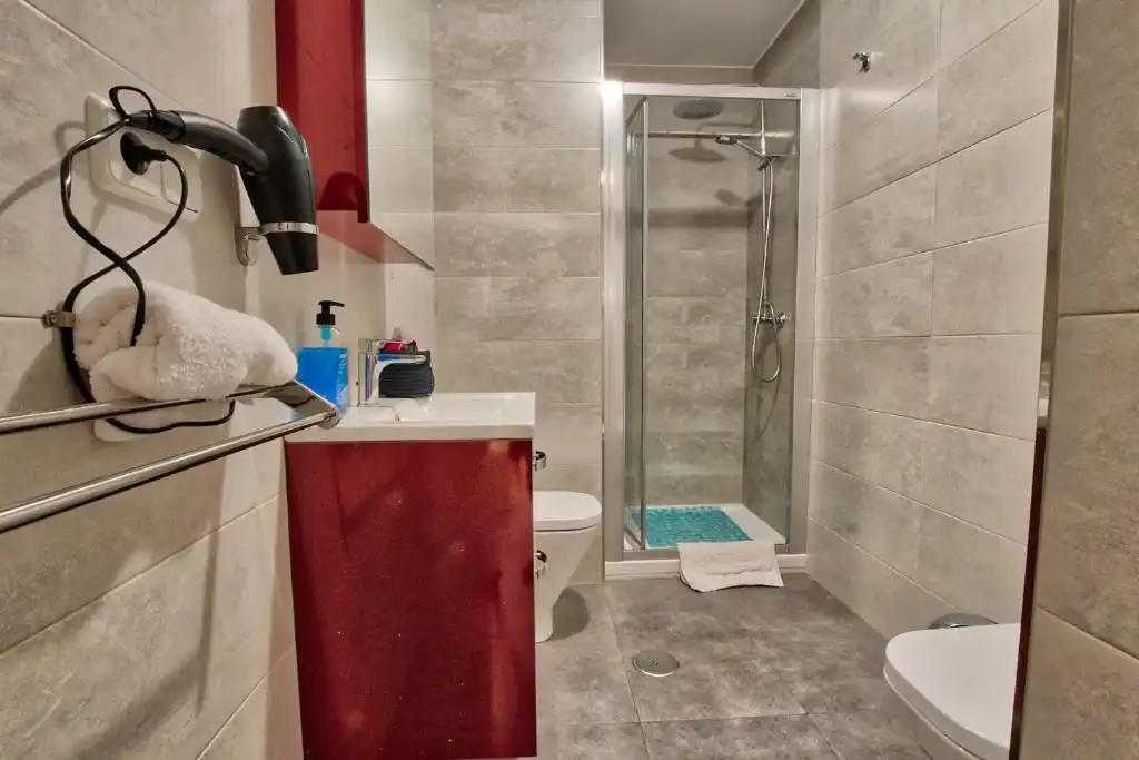 Badezimmer von Wohnung zur Miete in Murcia mit Klimaanlage und Möbliert
