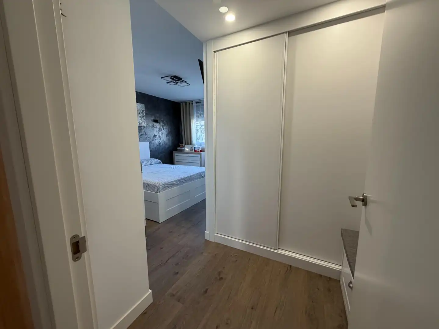 Schlafzimmer von Dachboden zum Verkauf in Alovera mit Klimaanlage, Heizung und Terrasse