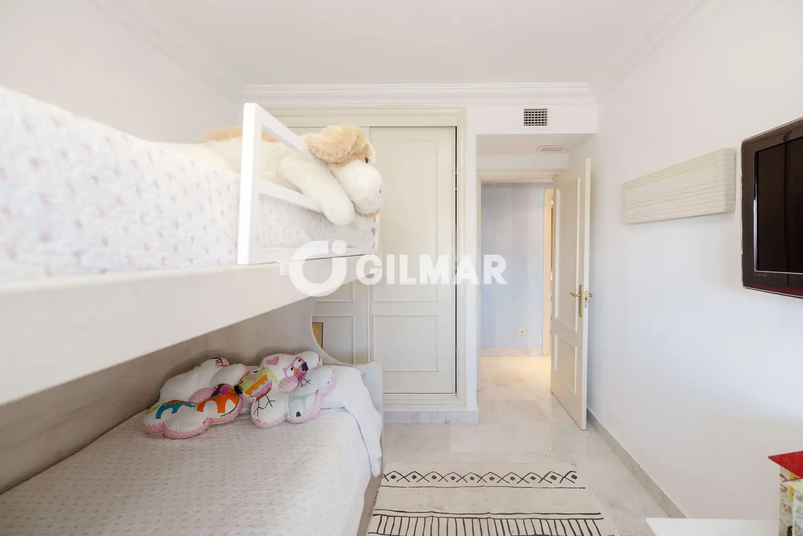 Bedroom of Apartments for sale in Marbella  with Heating, Swimming Pool and Balcony