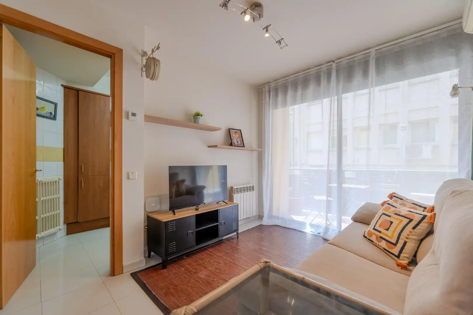 Wohnung mit Aufzug zur Miete in Carrer FIGUEROLA