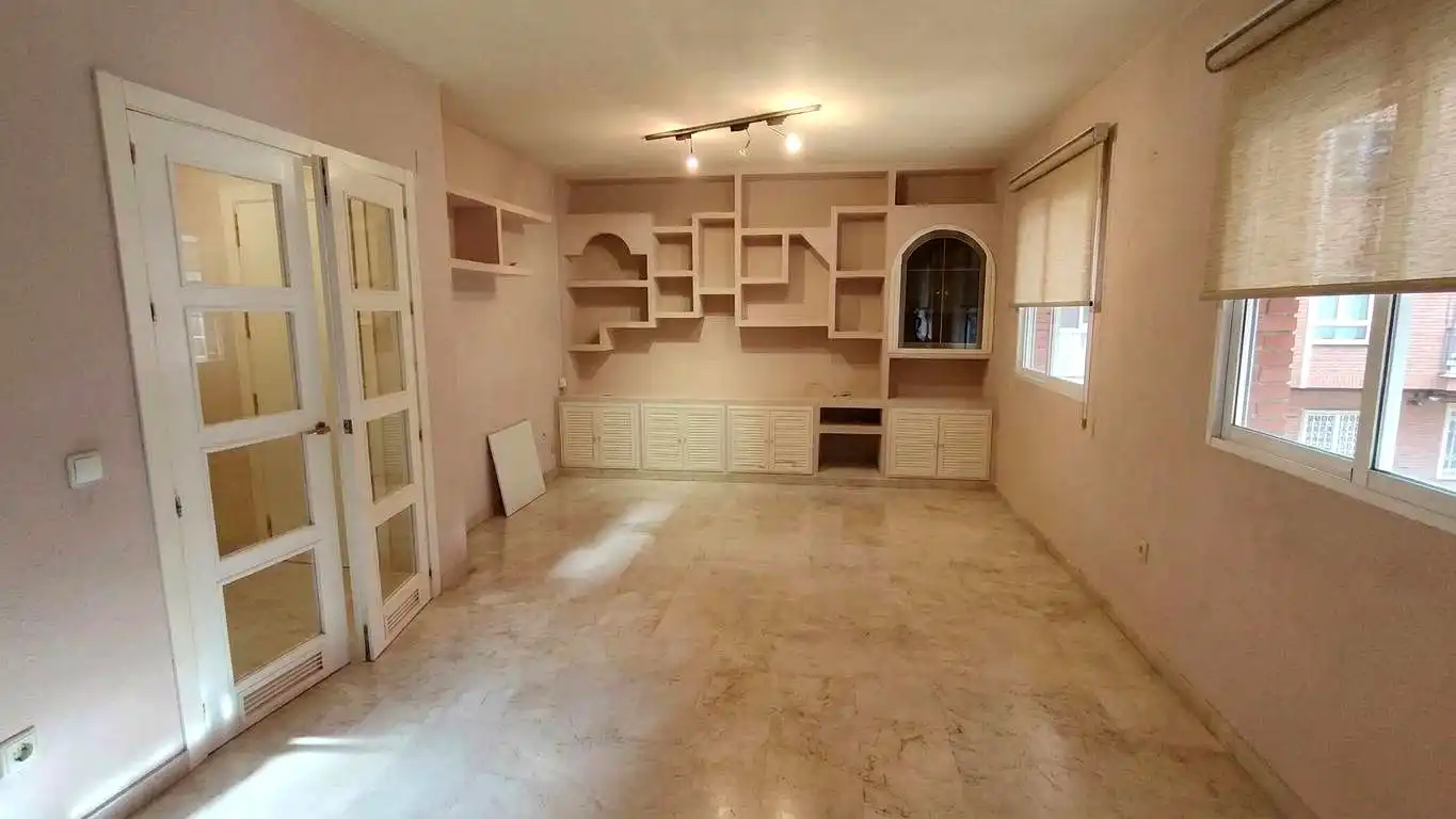 Wohnung zur Miete in Avenida de las Ollerías, Ollerías - San Cayetano
