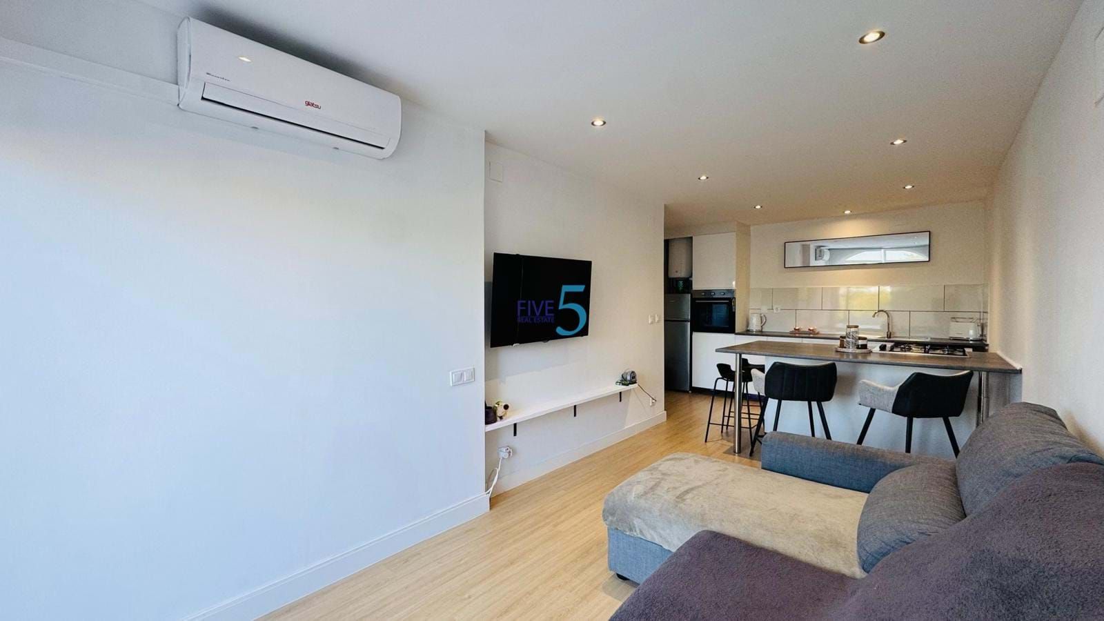 Living room of Flat for sale in Torrevieja  with Air Conditioner, Terrace and Swimming Pool