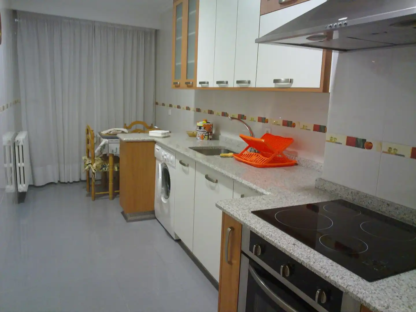 Kitchen of Flat for rent in Monterrei  with Heating, Furnished and Oven