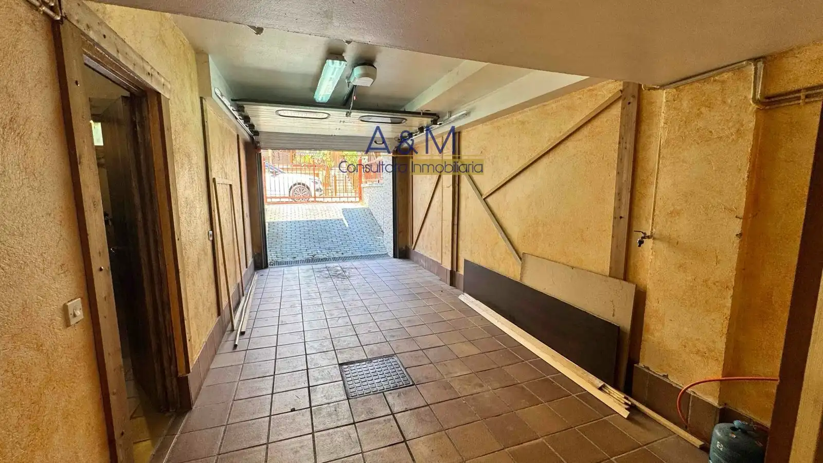 Parking de Casa adosada en venta en Cistérniga con Calefacción, Jardín privado y Terraza