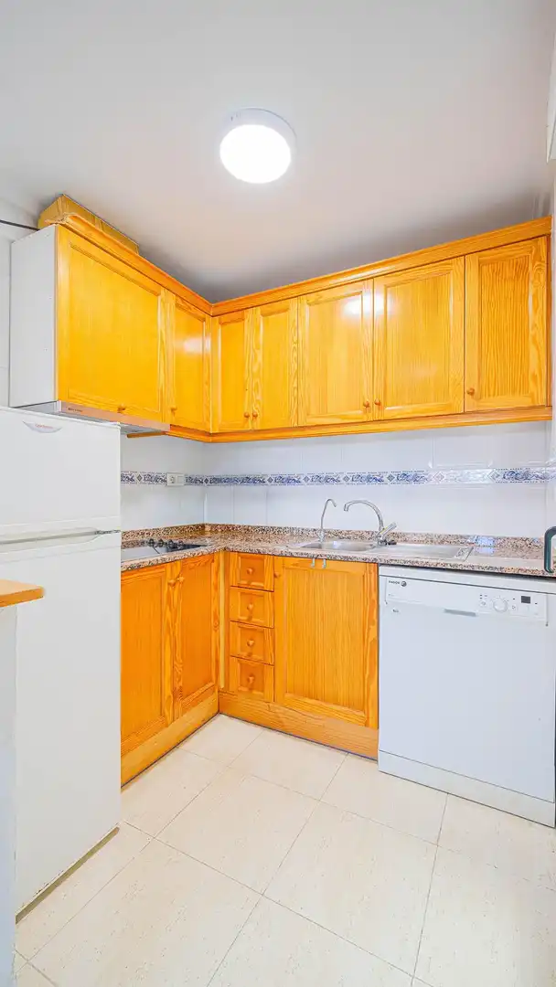 Cocina de Dúplex en venta en Torrevieja con Aire acondicionado, Jardín privado y Trastero