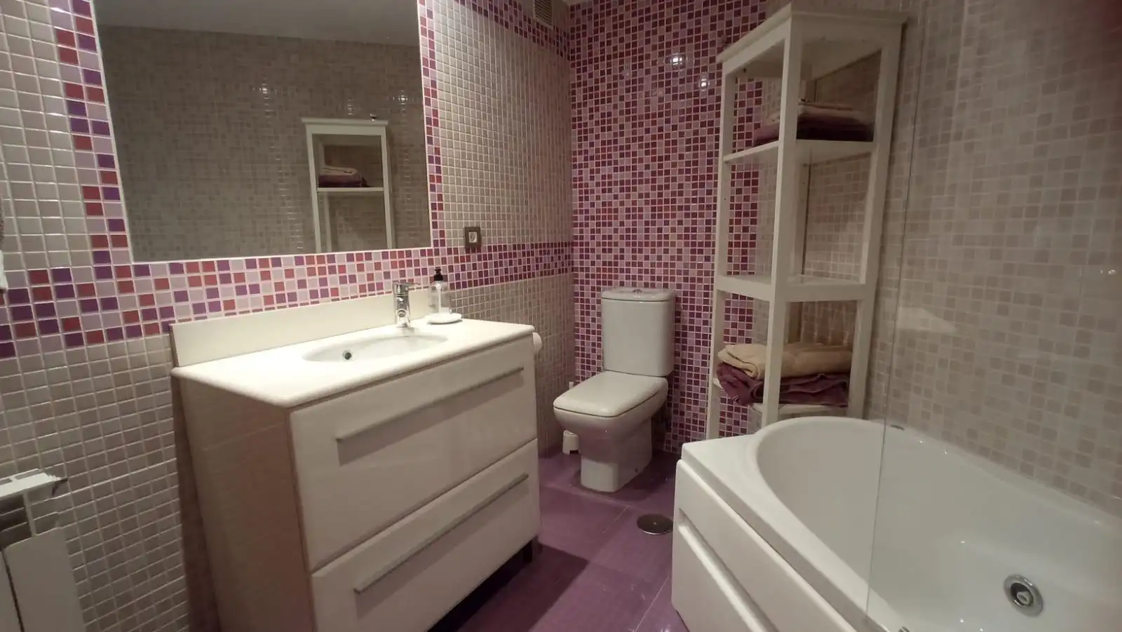 Baño de Ático de alquiler en Oviedo  con Calefacción, Terraza y Trastero
