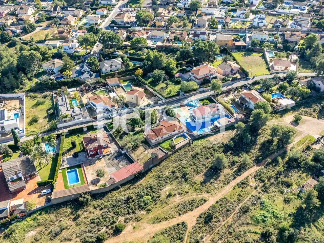Casa o chalet en venta en Chiva con Jardín privado, Terraza y Piscina