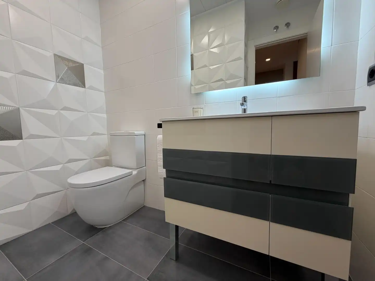Badezimmer von Wohnung zum Verkauf in Alzira mit Klimaanlage, Heizung und Parkett