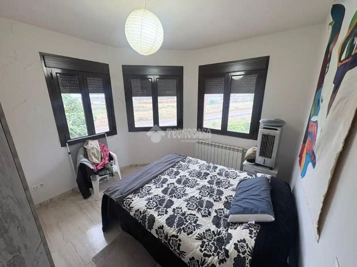 Habitación de Casa adosada en venta en Velada con Aire acondicionado, Calefacción y Jardín privado