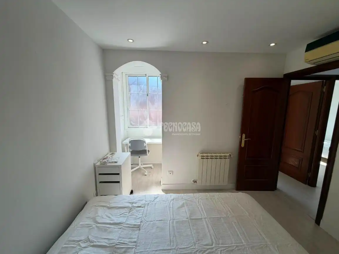 Bedroom of Flat for rent in Getafe  with Air Conditioner and Heating