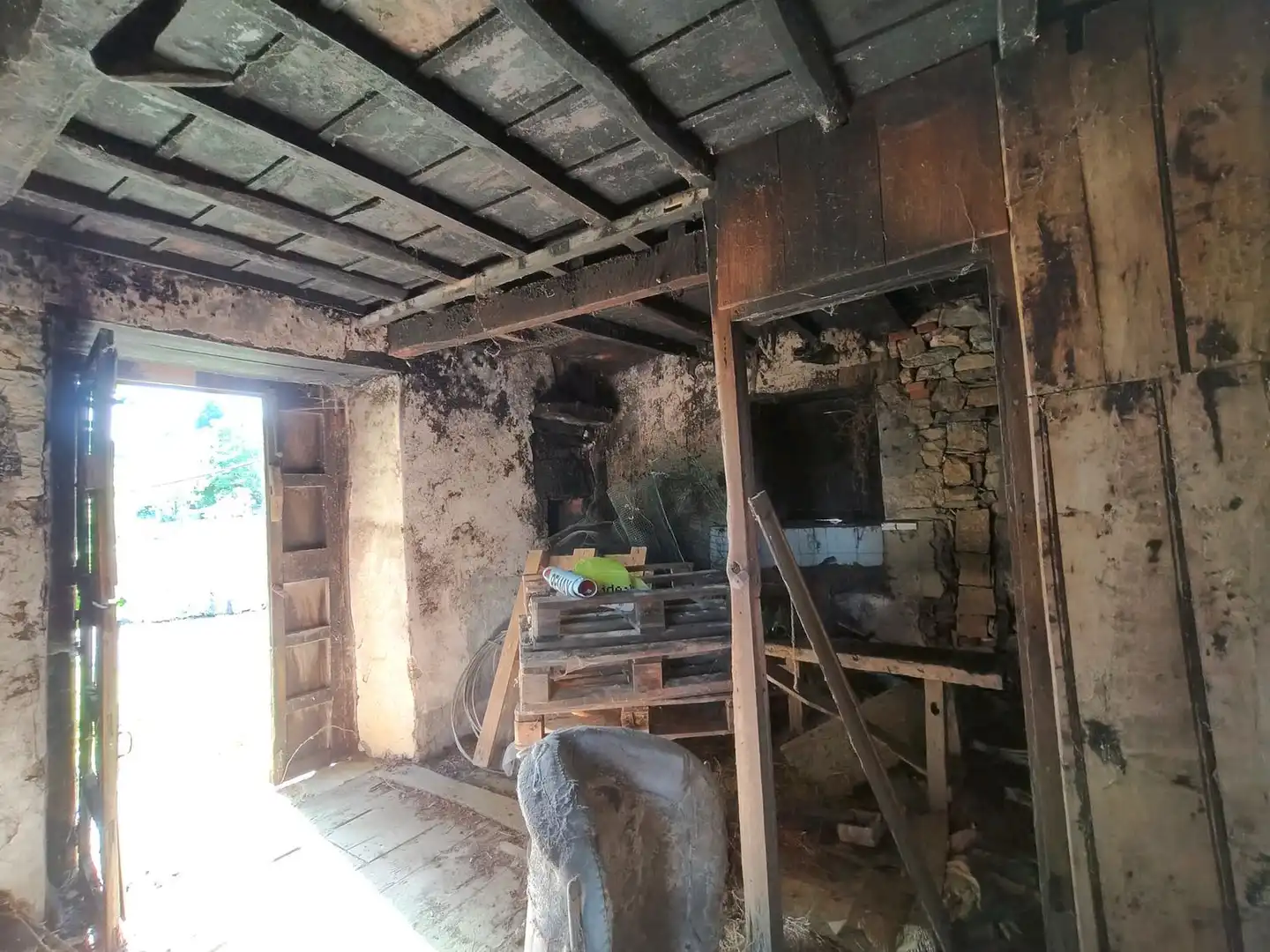 Casa o xalet en venda en Salas amb Terrassa i Piscina