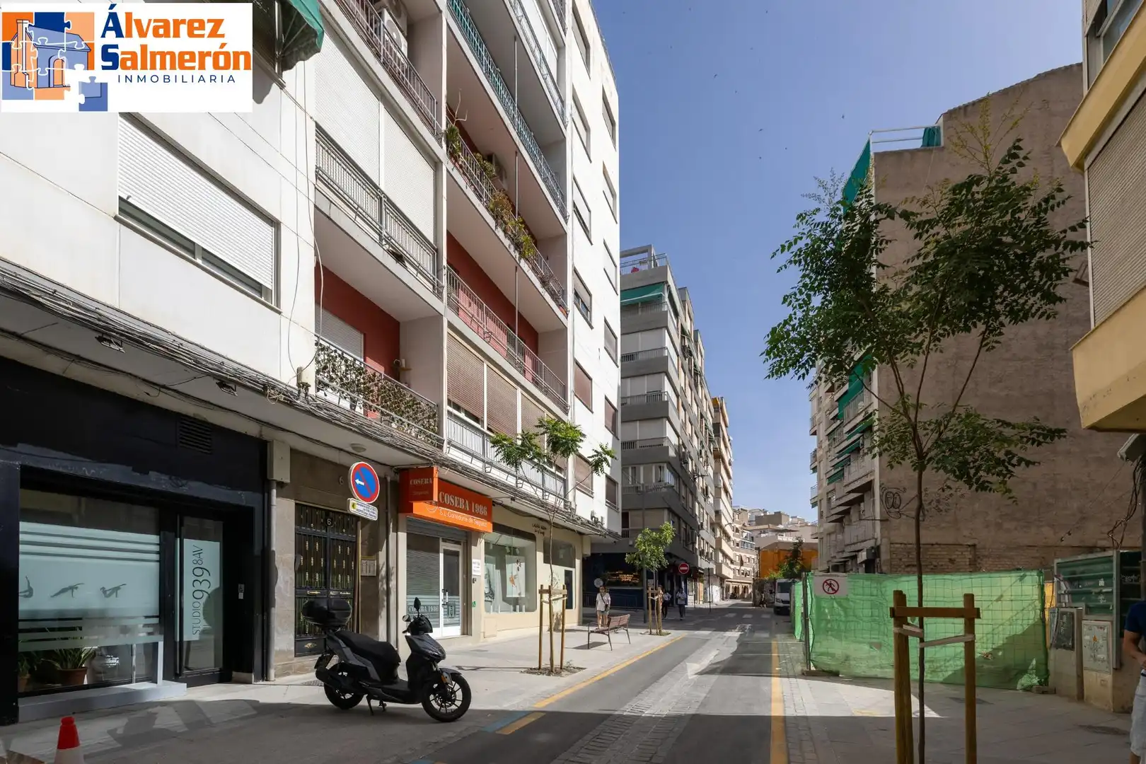 Exterior view of Flat for sale in Granada  with Air Conditioner, Heating and Parquet flooring