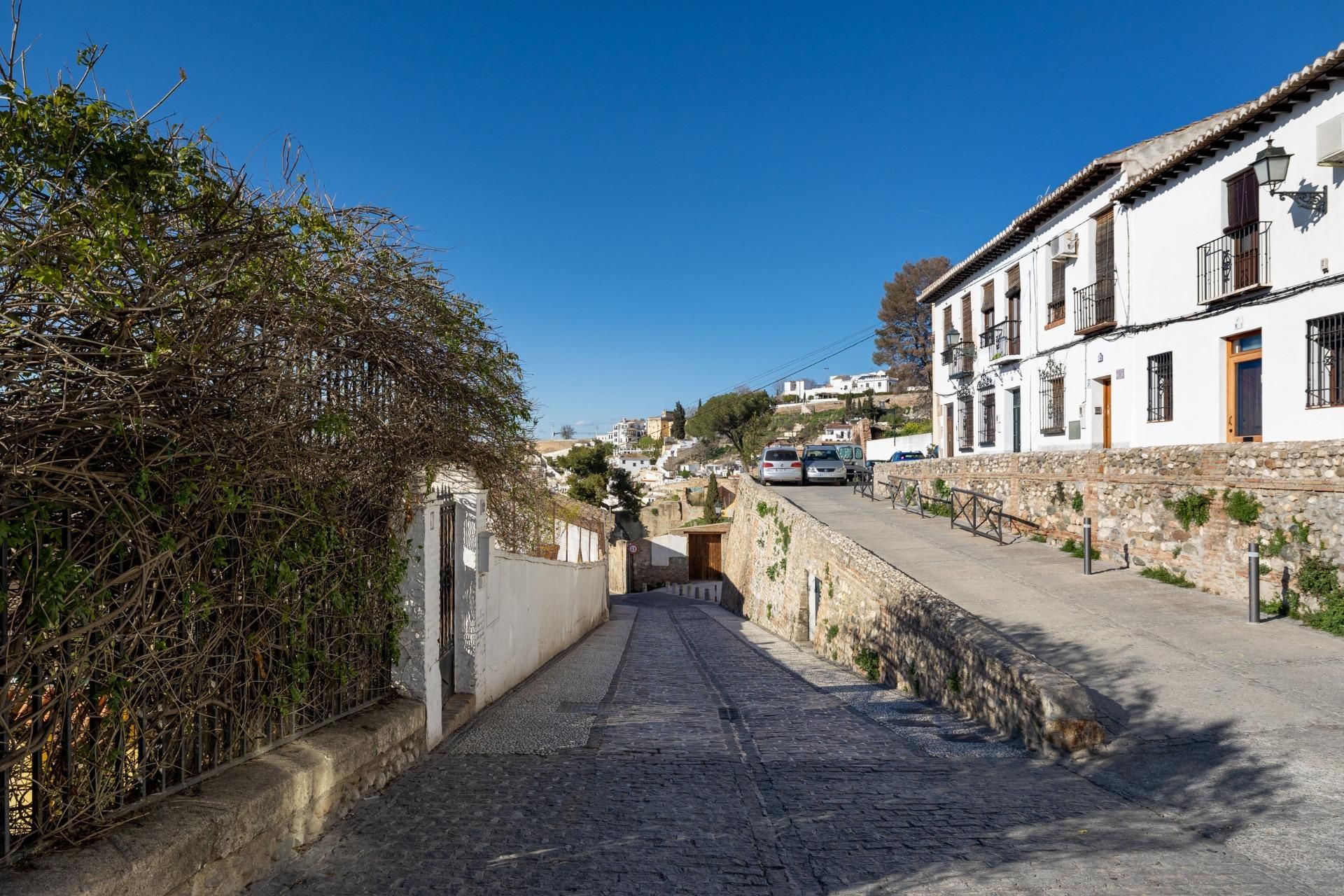 Exterior view of Single-family semi-detached for sale in  Granada Capital  with Terrace and Balcony