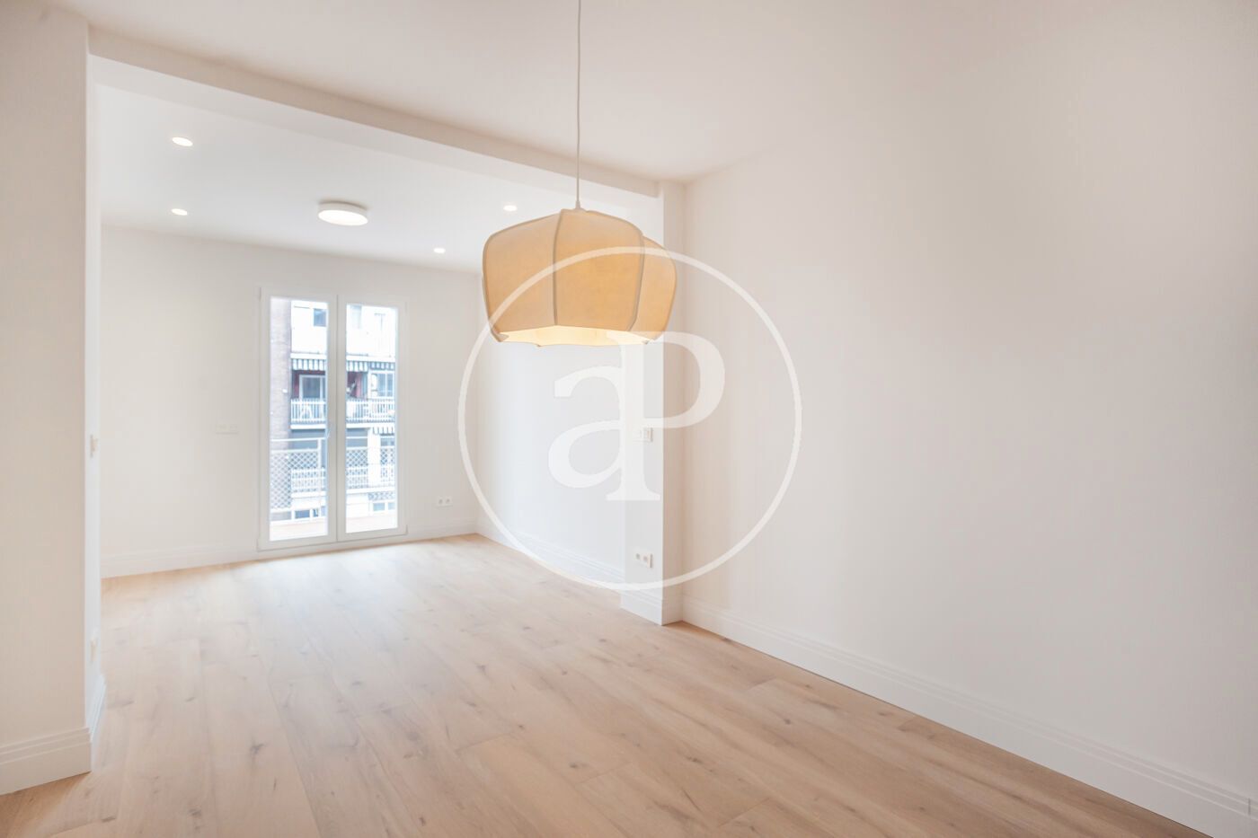 Sala d'estar de Pis en venda en  Madrid Capital amb Aire condicionat, Calefacció i Terrassa