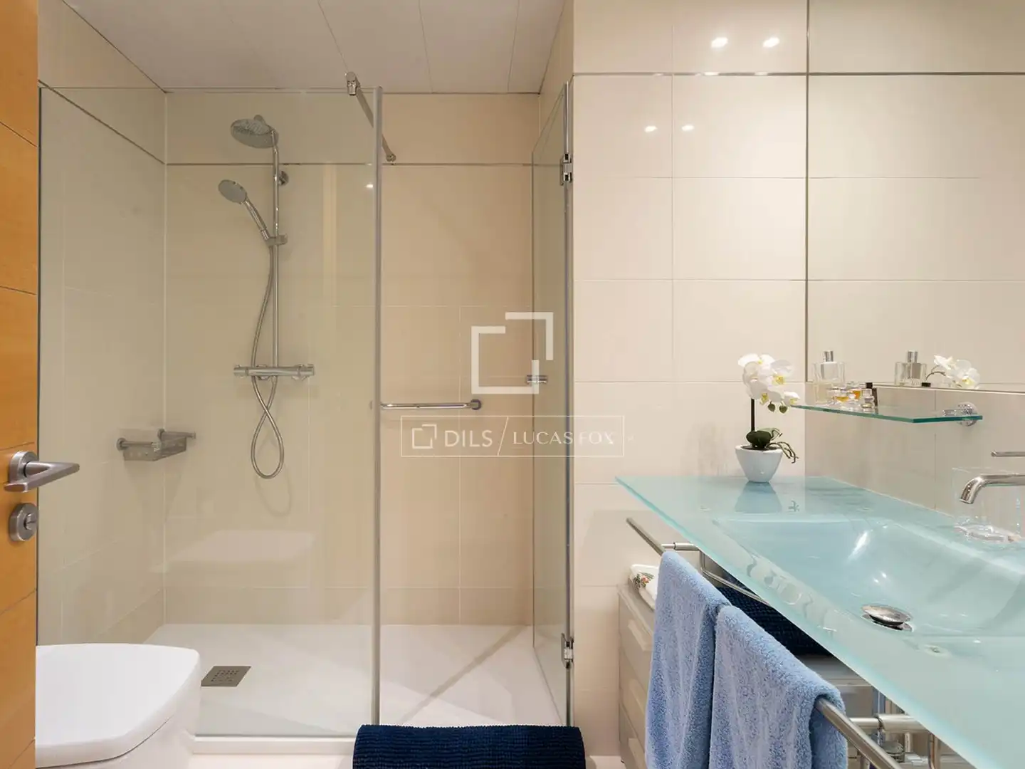 Baño de Piso en venta en Barcelona con Aire acondicionado, Calefacción y Jardín privado