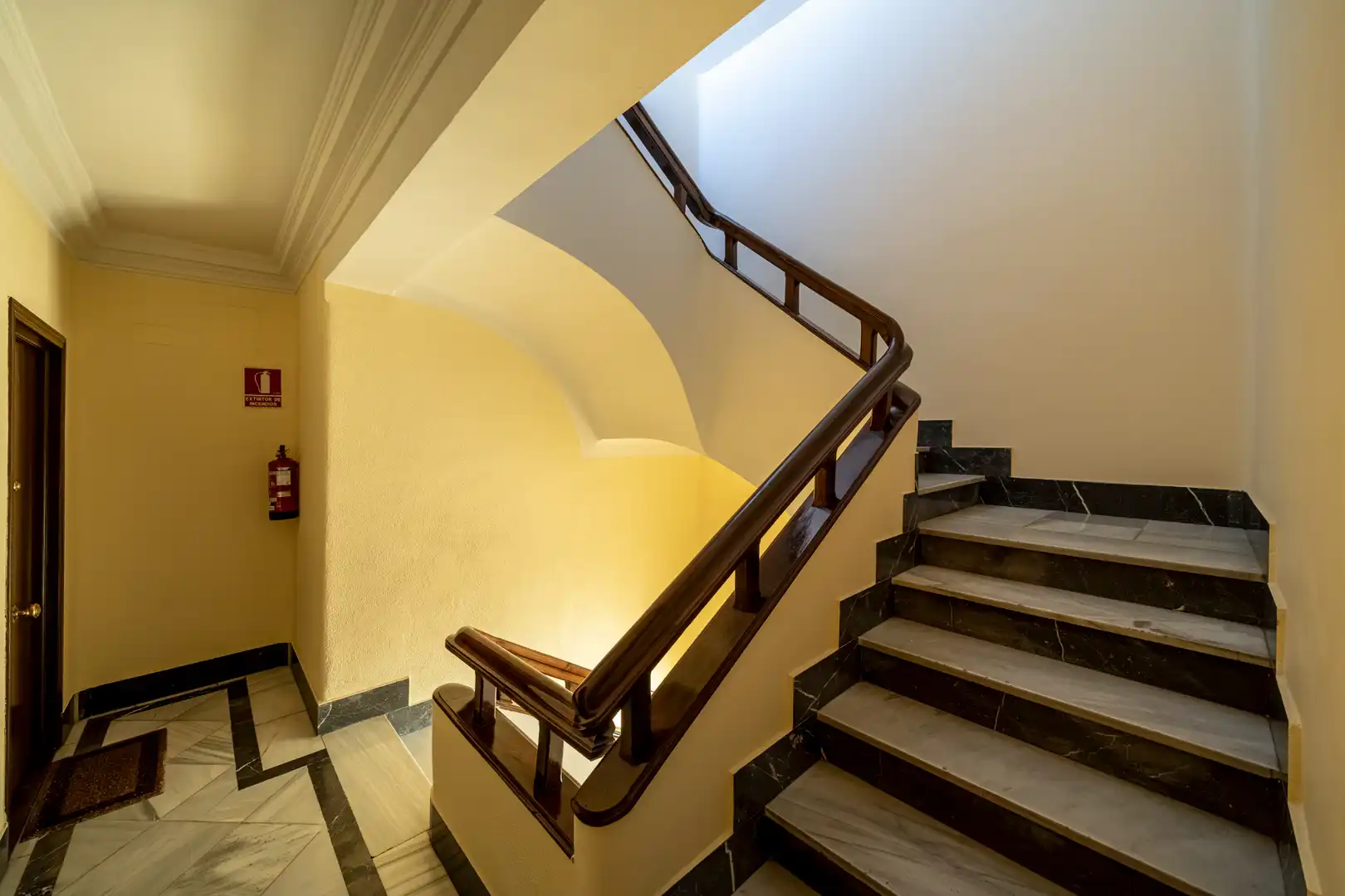 Penthouse with lift for sale in Calle de Guzmán el Bueno 38, imagen 52