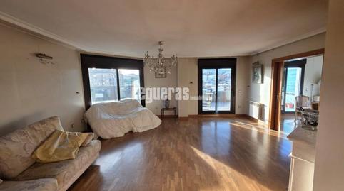 Foto 3 de Àtic de lloguer a José Manuel Pedregal, Centro, Asturias